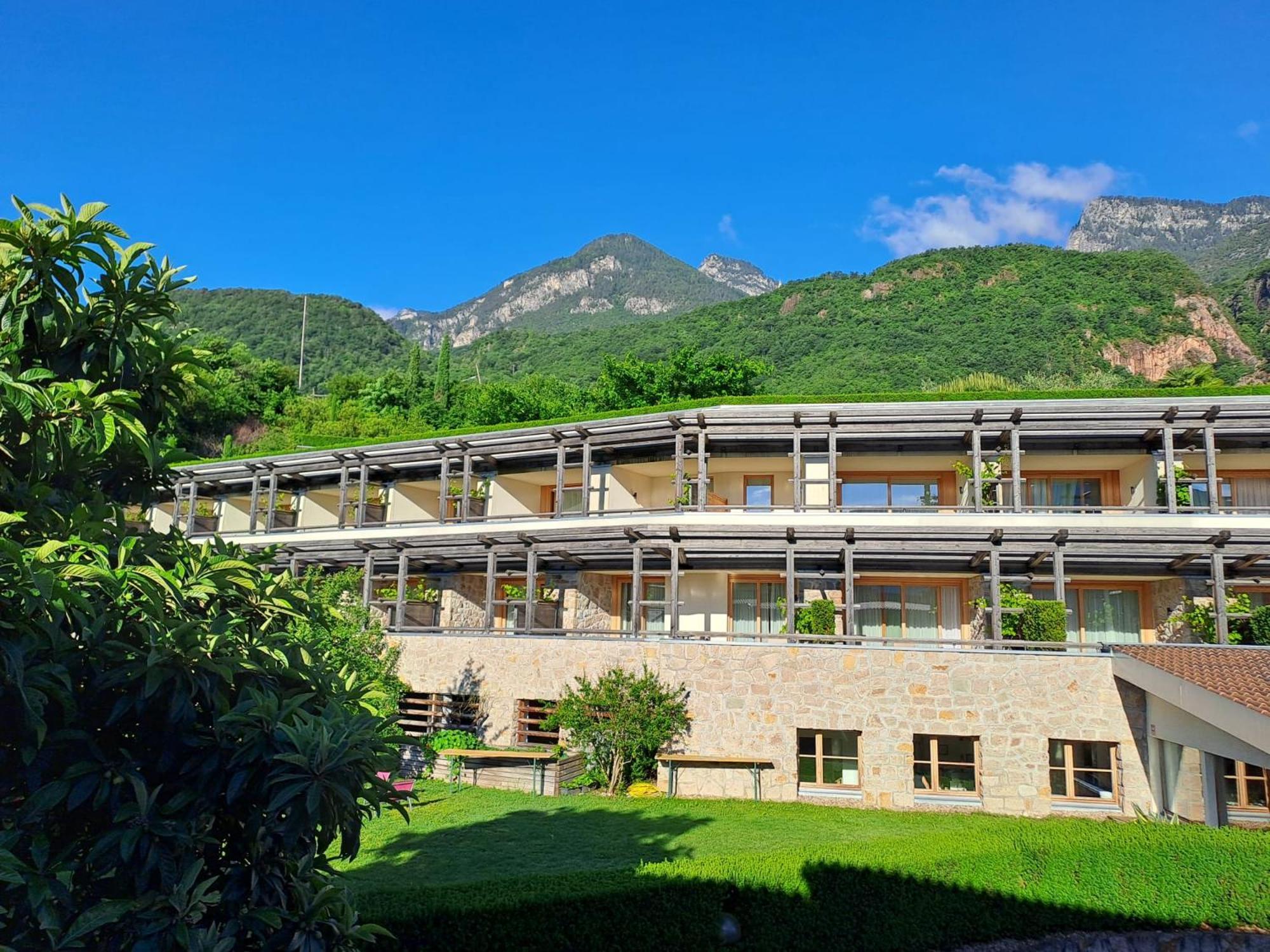 Hotel Hasslhof Caldaro Buitenkant foto
