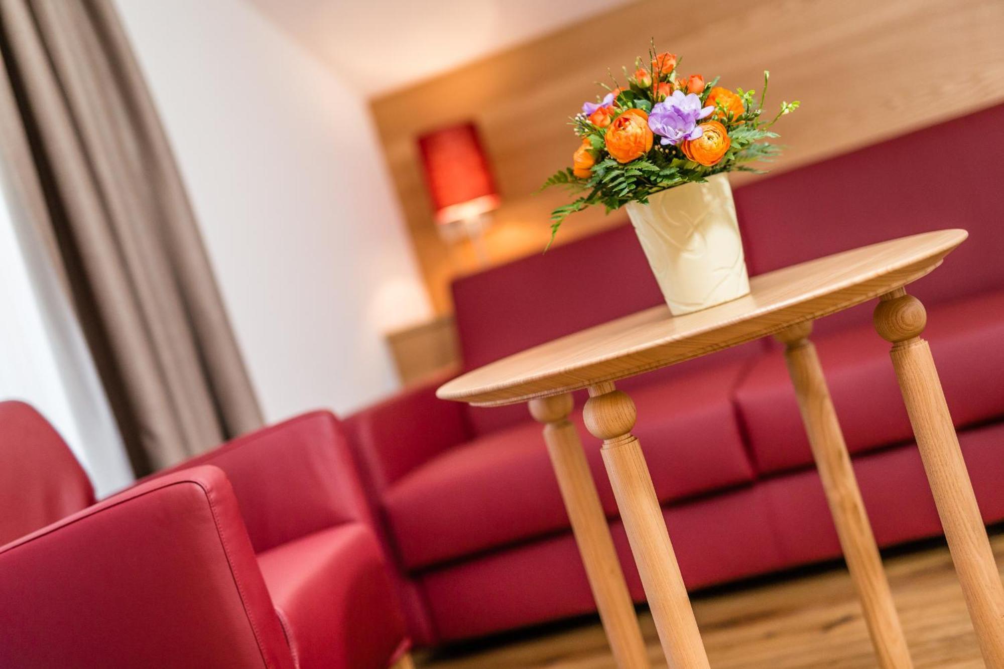 Hotel Hasslhof Caldaro Buitenkant foto